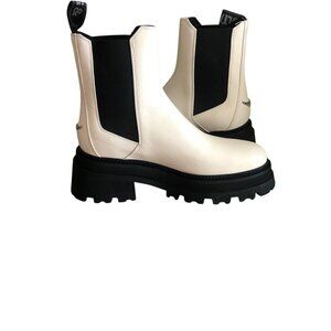 NIB Zadig & Voltaire Chelsea Boots White with Wing Charm Leather Size 39 / US 8